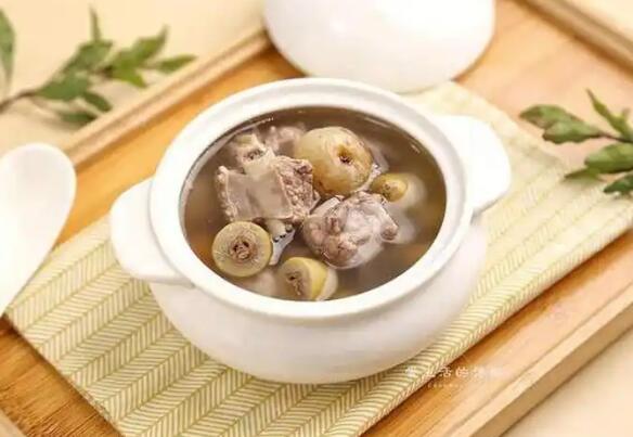 长期喝柠檬水会变白吗